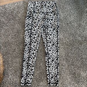 Active Zyia Black and White Animal Print Leggings size 4 athletic workout gym
